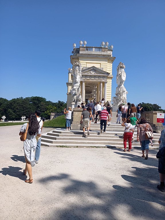 Schönbrunn_Gloriette.jpg
