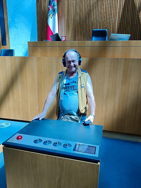 Plenarsaal_a.jpg